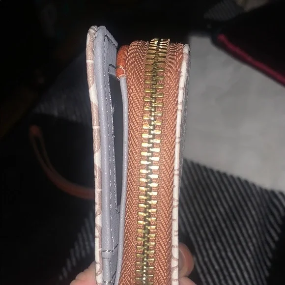 NWOT!! Fossil Brown and Cream Geometric Wallet - Picture 4 of 7